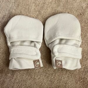 Goumi Stay On Baby Mitts 0-3 months